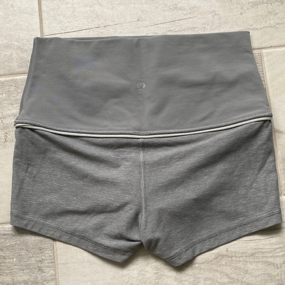 Lululemon High-Rise 2.5” Shorts